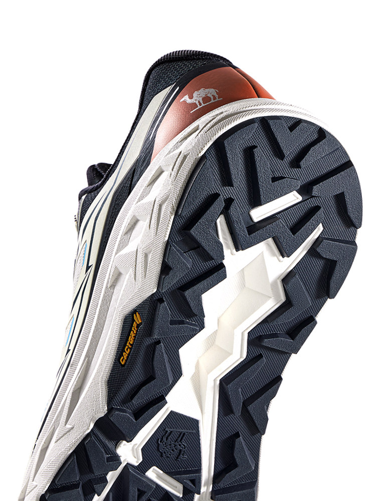รองเท้าวิ่งกลางแจ้งโกลเด้น คาเ - Running Cap Lightweight บทวิจารณ์และราคา